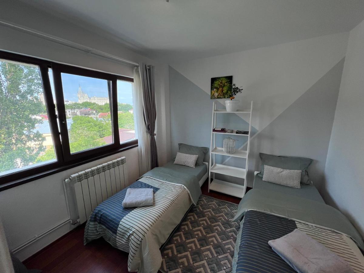 3 Rooms Apartment Palace View Iasi Exterior foto